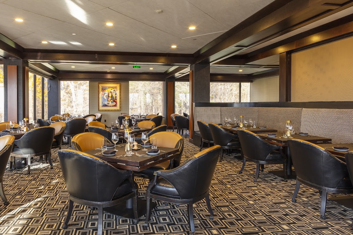 Horizons Modern Kitchen + Wine Bar